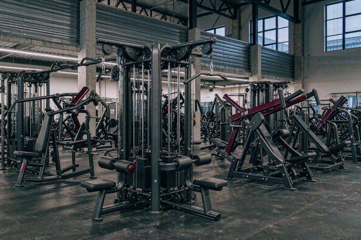 Commercial gym equipped with Dongli Fitness strength machines