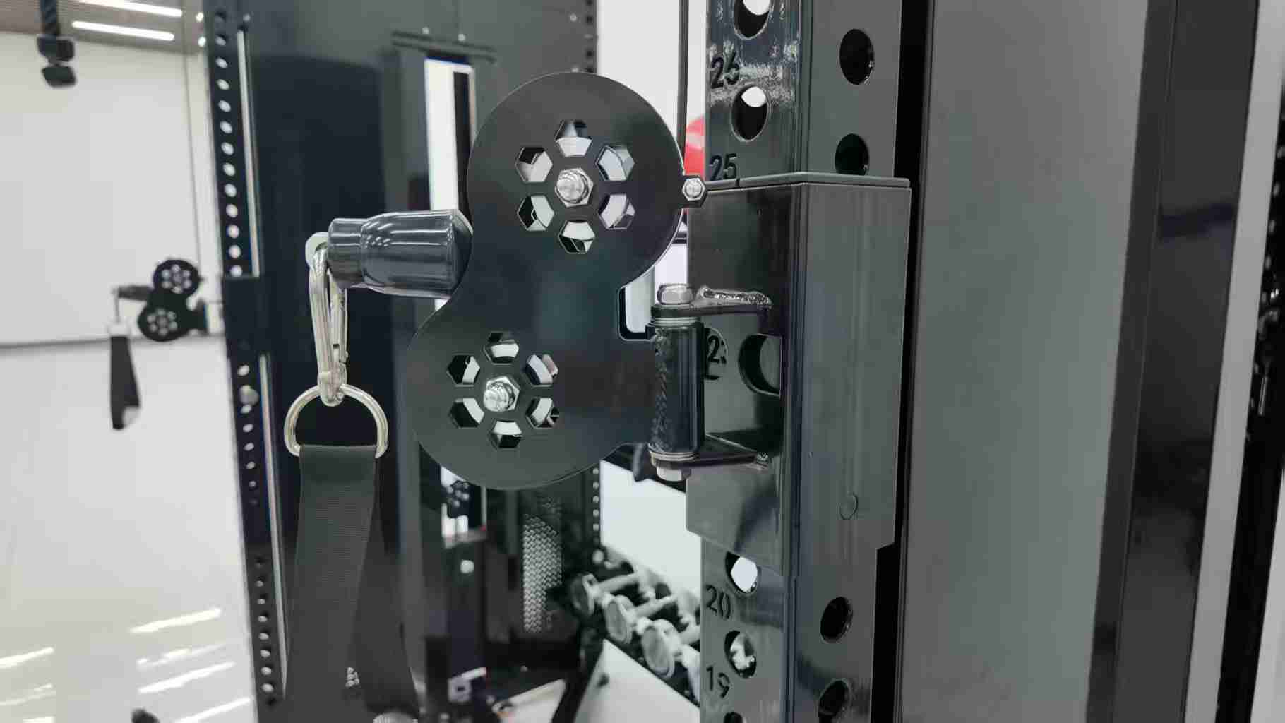 Model 5000 High Low Pulley Fly Machine view 4